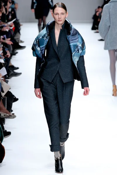 Look 24